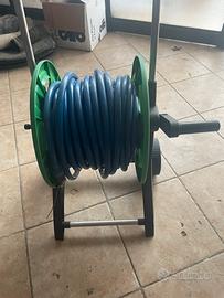 Tubo per aria compressa con avvolgitubo