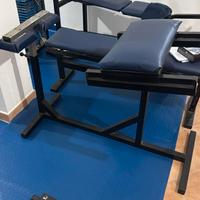 macchinari e pesi da palestra