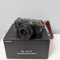 Fujifilm X-A7 + Fujinon XC 15-45 (solo 8000scatti)