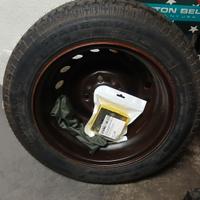 ruota bulloni lampade fiat 600 anno 2007