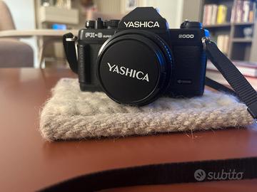 Macchina fotografica YASHICA FX-3 SUPER 2000