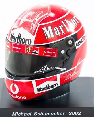 Michael Schumacher 2002 Ferrari F1 Casco 1:5