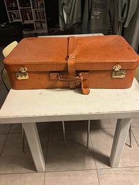 Valigia in cuoio, anni 60