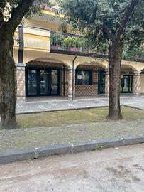 Locale commerciale Piazza La Garde - Montesarchio