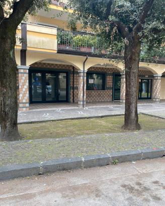 Locale commerciale Piazza La Garde - Montesarchio