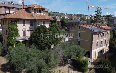 Palazzo Storico a Tolentino 5 locali