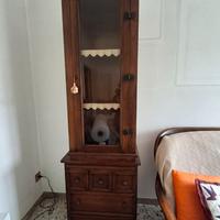 Vetrinetta con cassetti e pianetto estraibile