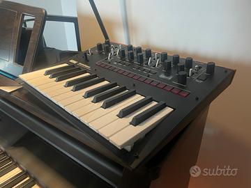 Korg monologue black