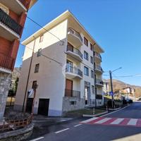2 LOCALI A TRAVES