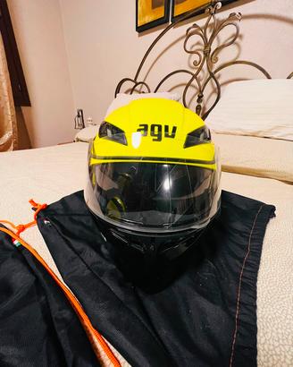  2 caschi agv pari al nuovo 