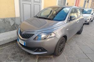Lancia Ypsilon Silver Hybrid 2022