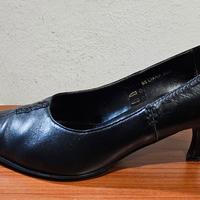 Scarpa elegante con tacco Spazio 38,5