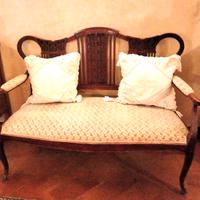 Divanetto con due poltroncine  primi 900