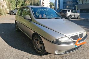 Lancia Y 1.2 16v Elefantino Rosso 