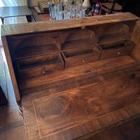 Ribalta/scrittoio in legno massello con cassetti