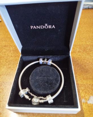 Bracciale Pandora rigido Moments in argento