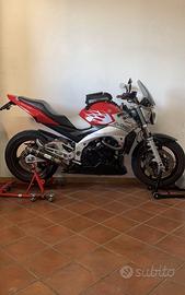 Suzuki gsr 600