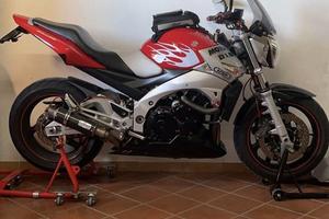 Suzuki gsr 600