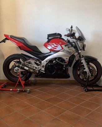 Suzuki gsr 600