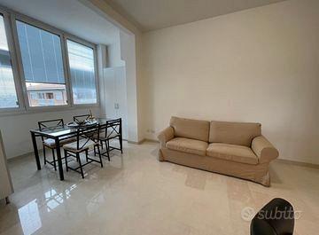 Grazioso bilocale zona centrale e servita