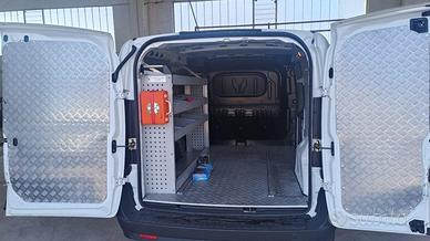 FIAT Doblo SOLO LE SCAFFALATURE COMPRESI PANNELL