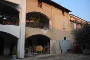 CASA SEMINDIPENDENTE A ROVELLO PORRO