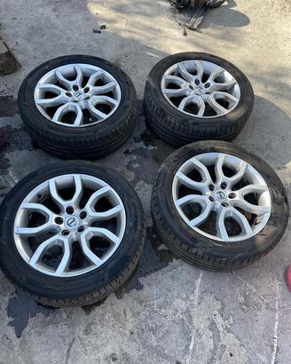 Serie cerchi in lega volvo v40 del 2018 225/50 zr1