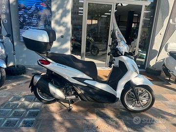 Piaggio Beverly 300 i.e. 2024 BIANCO