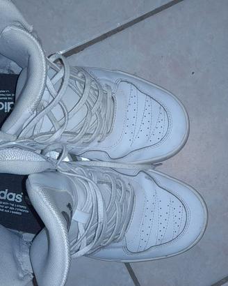 Scarpe Adidas bianche