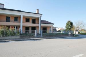 Villa di 191 m² con 4 locali e box auto doppio a V