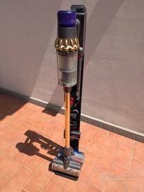 Dyson v11 Absolute Pro + colonnina Meliconi