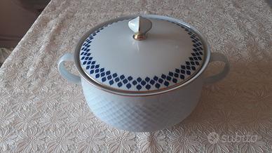 SERVIZIO DI PIATTI IN FINISSIMA PORCELLANA