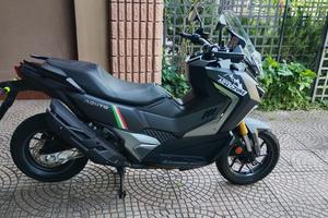 Scooter Sym adx 400