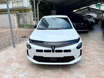 Lancia Ypsilon Hybrid e-DCT Edizione Cassina