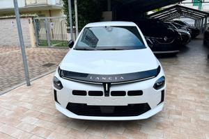 Lancia Ypsilon Hybrid e-DCT Edizione Cassina