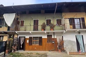Casa indipendente di 130 m² con più di 5 locali e 