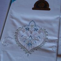  Stupende lenzuola ricamo fiorentino.