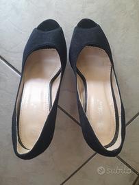 Décolleté con punta aperta