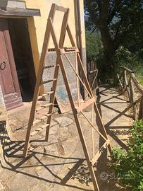 Scala pieghevole in legno vintage