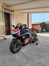 Suzuki gsx r 750 k8