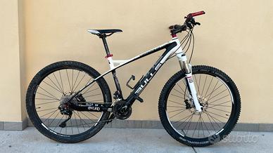 MTB FULL CARBON