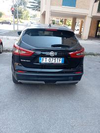 Auto Nissan Qashqai
