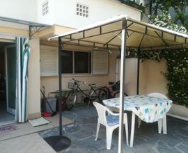 VACANZE a LIDO DI CAMAIORE -APPARTAMENTO P. TERRA