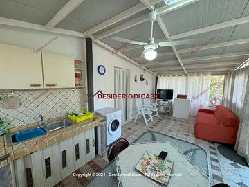 Casa, Campofelice di Roccella.