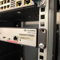 Router Cisco e Huawei professionali