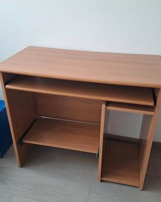 scrivania porta pc