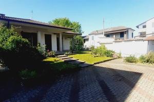 Villa di 200 m² con 3 locali e box auto doppio a B