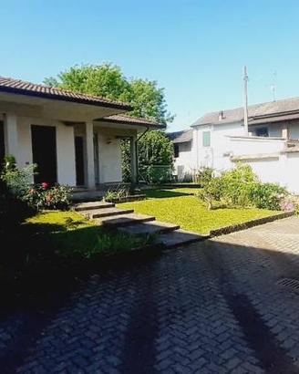 Villa di 200 m² con 3 locali e box auto doppio a B