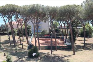 Follonica fronte pineta ponente 100 MT dal mare