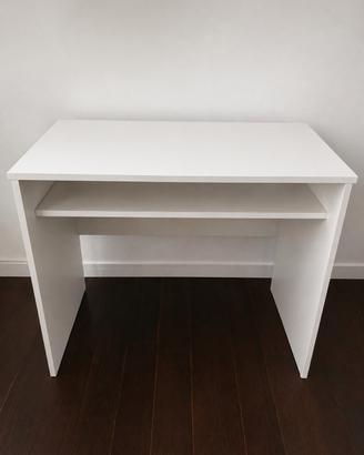 Scrivania con sedia
